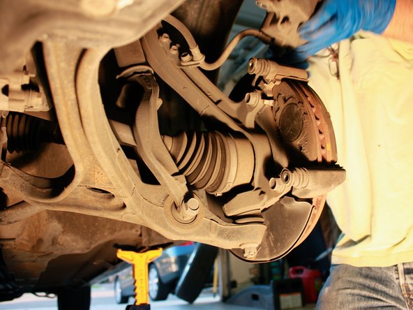 2003-2007 Honda Accord Front Brake Pads Replacement: crwdns2935265:08crwdnd2935265:02crwdnd2935265:03crwdne2935265:0