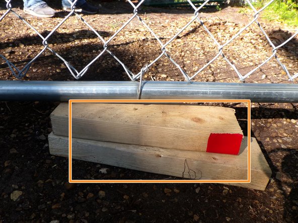 How to Replace a Chain Link Fence Gate: 手順 10、 2の画像 2