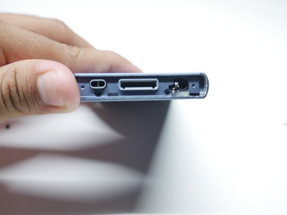 Sony Walkman A-45 Battery Replacement: crwdns2935265:04crwdnd2935265:02crwdnd2935265:02crwdne2935265:0