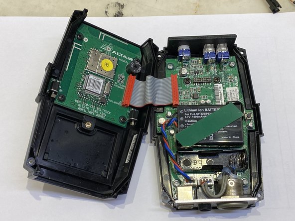 Altair WBP-210 Mini-XLR socket Replacement, Open case: crwdns2935265:04crwdnd2935265:02crwdnd2935265:02crwdne2935265:0