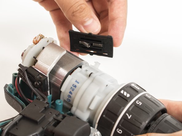 Makita XPH01 Gear Select Switch Replacement: crwdns2935265:07crwdnd2935265:02crwdnd2935265:02crwdne2935265:0