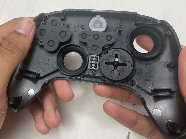 8BitDo Ultimate Wireless D-Pad Replacement: étape 7, image 1 de 2