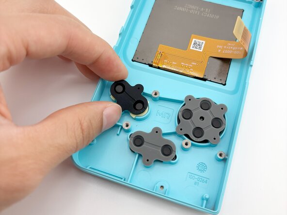 Disassembling ModRetro Chromatic (Released Mid-2025), Buttons and Membranes: 步骤 8 中的图像 1，3