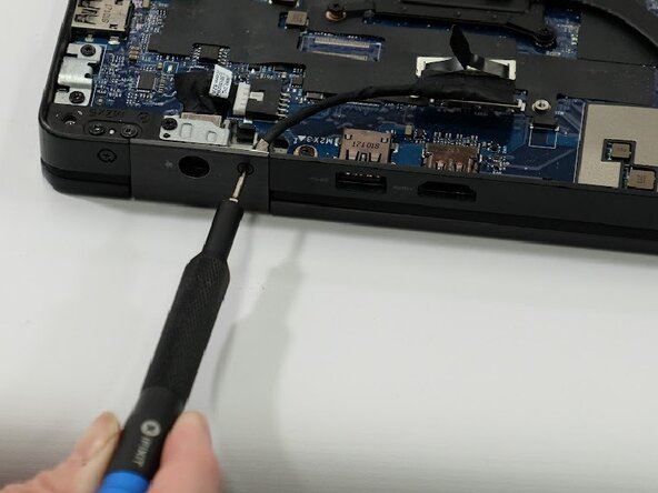 Dell Latitude 5580 Display Replacement: crwdns2935265:09crwdnd2935265:02crwdnd2935265:03crwdne2935265:0