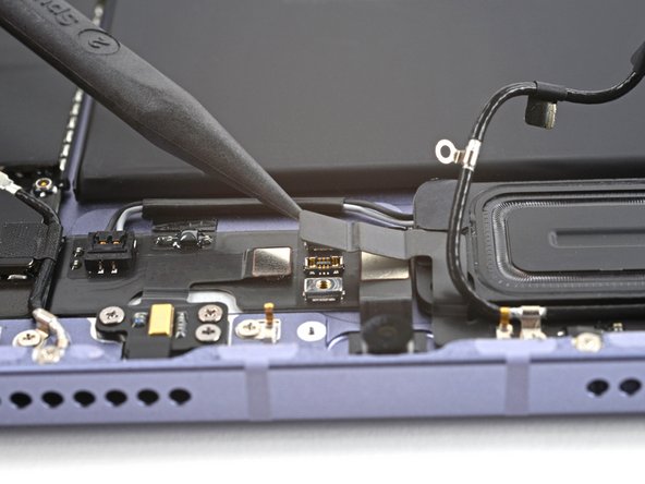 iPad Mini 6 Top Speaker Replacement, Disconnect the volume button board: stap 0, afbeelding 2 van 2