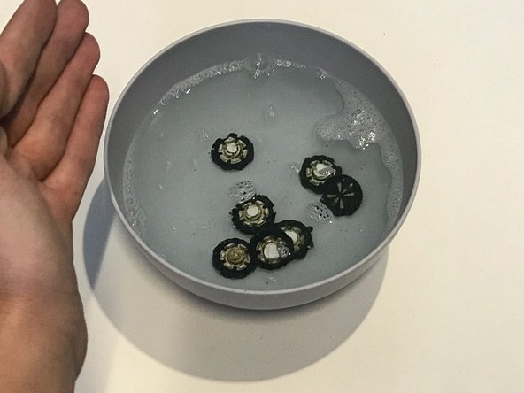 How to Restore Tarnished Golf Shoe Spikes: crwdns2935265:04crwdnd2935265:02crwdnd2935265:03crwdne2935265:0