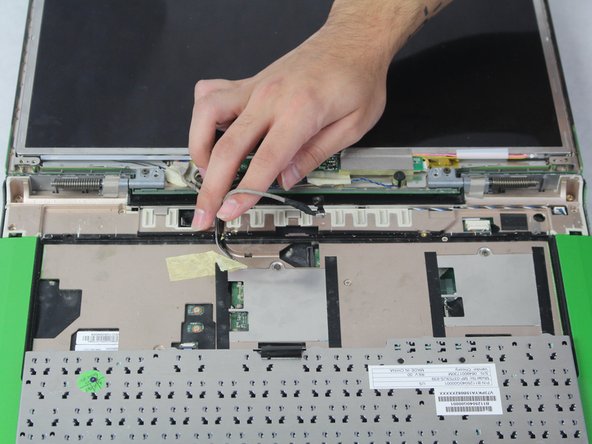 Alienware Aurora M9700 Screen Replacement: crwdns2935265:08crwdnd2935265:03crwdnd2935265:03crwdne2935265:0