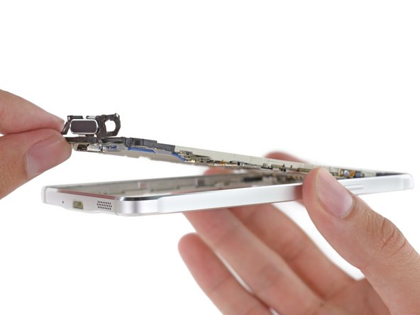 Samsung Galaxy Alpha Teardown: crwdns2935265:011crwdnd2935265:02crwdnd2935265:03crwdne2935265:0