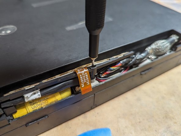 IBM Thinkpad 700C Disassembly, LED Indicator Board: crwdns2935265:05crwdnd2935265:02crwdnd2935265:03crwdne2935265:0