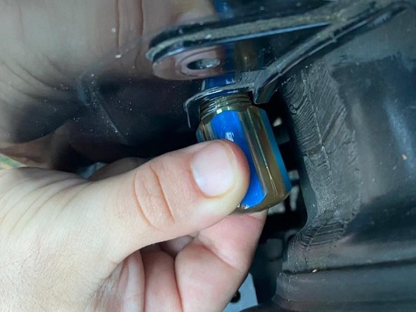 2011 Mitsubishi Outlander Bumper Taillight Replacement: crwdns2935265:04crwdnd2935265:03crwdnd2935265:03crwdne2935265:0