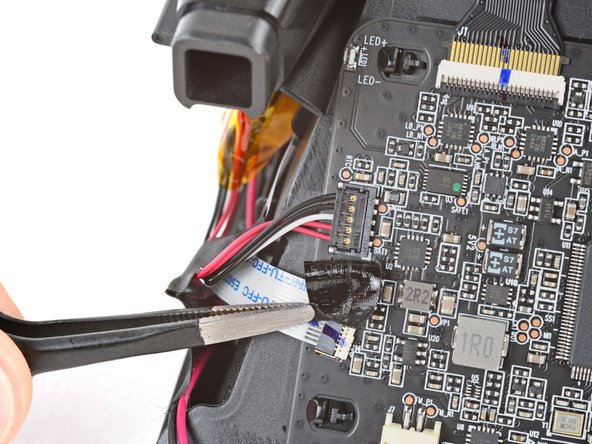 Polaroid Flip Battery Replacement, Disconnect the battery: crwdns2935265:012crwdnd2935265:02crwdnd2935265:03crwdne2935265:0