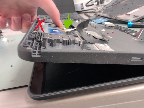 Lenovo 300e Chromebook Gen 3 Keyboard Replacement, Take out the touchpad: crwdns2935265:07crwdnd2935265:03crwdnd2935265:03crwdne2935265:0