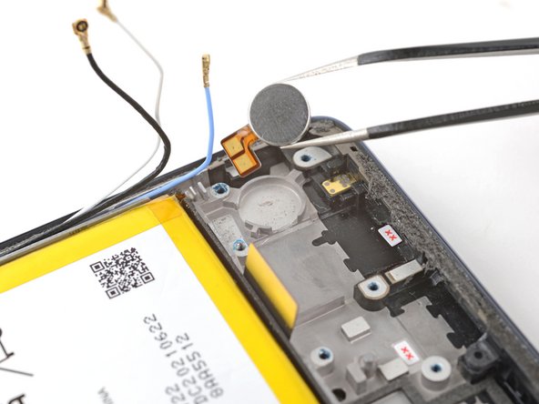 Motorola Edge 5G UW (2022) Screen Replacement, Remove the vibration motor: crwdns2935265:030crwdnd2935265:03crwdnd2935265:03crwdne2935265:0