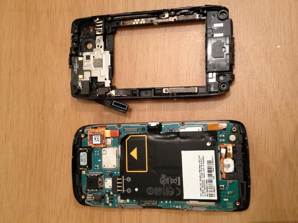 BlackBerry Torch 9860 Handset Disassembly: crwdns2935265:04crwdnd2935265:02crwdnd2935265:02crwdne2935265:0