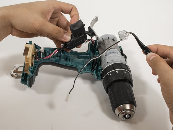 Makita XPH01 LED Light Replacement: crwdns2935265:013crwdnd2935265:02crwdnd2935265:02crwdne2935265:0