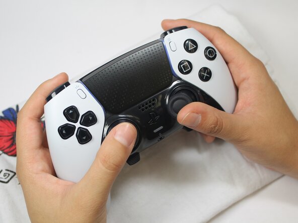 PS5 DualSense Edge Controller Stick Module Replacement: 步骤 7 中的图像 1，1