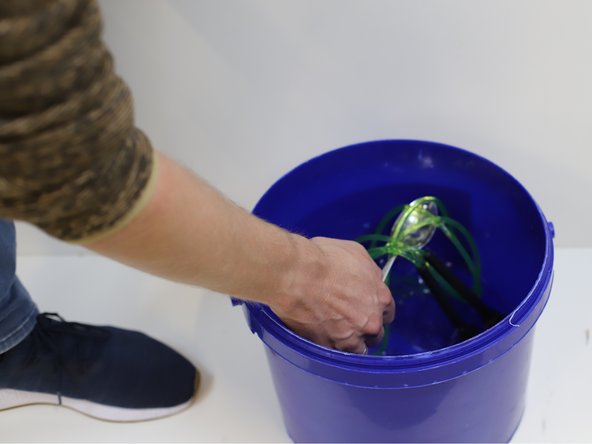How to Straighten a Kinked  Jump Rope, Prepare the jump rope: crwdns2935265:03crwdnd2935265:02crwdnd2935265:03crwdne2935265:0