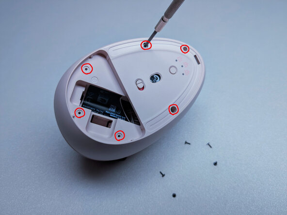 Logitech Lift Teardown, Separating the Base: crwdns2935265:04crwdnd2935265:02crwdnd2935265:03crwdne2935265:0