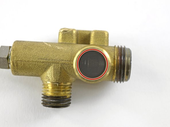 Austausch der Dichtungen im  Dampf-/Heißwasserventil, Dampfdüse entfernen: crwdns2935265:010crwdnd2935265:03crwdnd2935265:03crwdne2935265:0