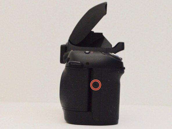 Nikon N80 Film Door Replacement: crwdns2935265:05crwdnd2935265:03crwdnd2935265:03crwdne2935265:0