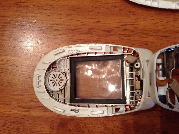 Samsung Jitterbug Teardown: crwdns2935265:05crwdnd2935265:03crwdnd2935265:03crwdne2935265:0