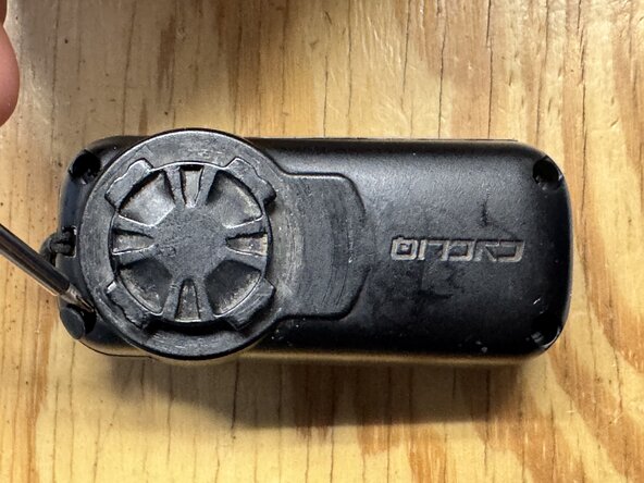 Cycliq Fly6 CE Gen3 Teardown, Opening the housing: crwdns2935265:01crwdnd2935265:02crwdnd2935265:03crwdne2935265:0