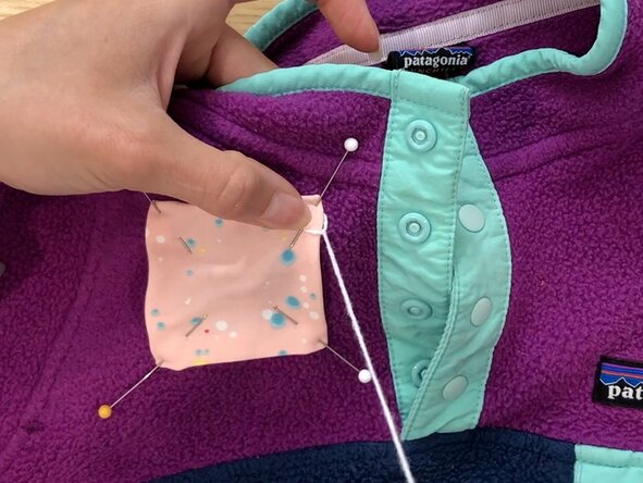 Blanket Stitch on a Patch, Make the blanket stitch: crwdns2935265:06crwdnd2935265:03crwdnd2935265:03crwdne2935265:0