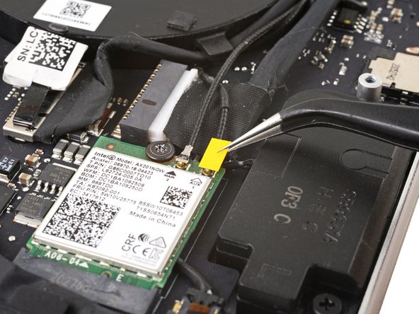 Razer Blade 15" (2020) Screen Replacement, Label the antenna cables: crwdns2935265:08crwdnd2935265:02crwdnd2935265:02crwdne2935265:0