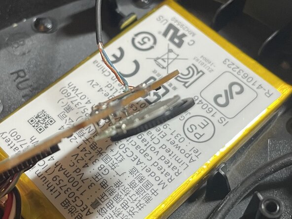 SteelSeries Arctis 7 2019 Edition Wireless CharMix Dial Potentiometer Replacement, Cut off pins of new potentiometer that are not used: crwdns2935265:06crwdnd2935265:01crwdnd2935265:01crwdne2935265:0