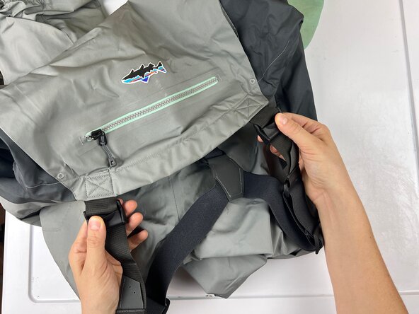 How to Machine Wash a Wader, Secure the straps and fasteners: crwdns2935265:02crwdnd2935265:02crwdnd2935265:03crwdne2935265:0