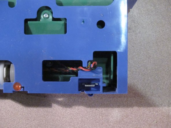 How to disassemble and clean your Roomba 560: шаг 31, изображение 3 из 3