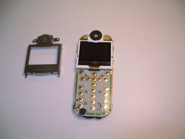 Motorola C139 Speaker Replacement, Speaker: crwdns2935265:010crwdnd2935265:03crwdnd2935265:03crwdne2935265:0