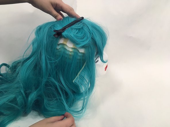 How to Fix a Broken Wig: crwdns2935265:03crwdnd2935265:03crwdnd2935265:03crwdne2935265:0