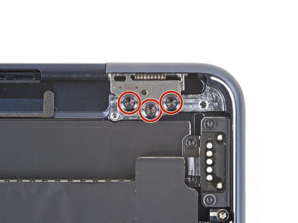 MacBook Air 2022 (M2) Screen Replacement, Loosen the hinge screws: crwdns2935265:029crwdnd2935265:02crwdnd2935265:02crwdne2935265:0