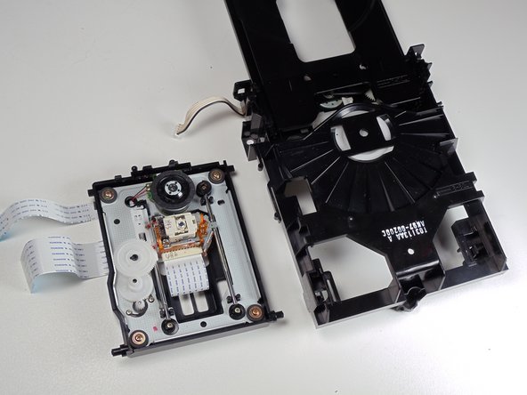 Samsung DVD-P230 Tray Motor Replacement: crwdns2935265:012crwdnd2935265:03crwdnd2935265:03crwdne2935265:0