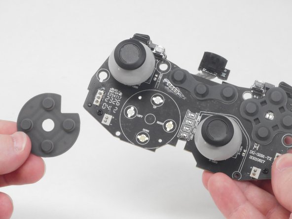 MSI Force GC30 V2 D-Pad Replacement: crwdns2935265:05crwdnd2935265:03crwdnd2935265:03crwdne2935265:0