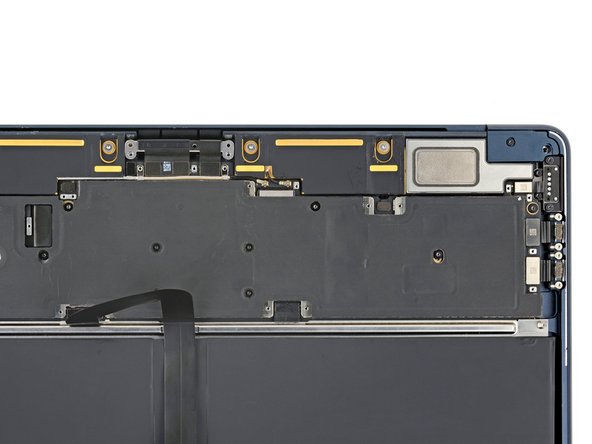 MacBook Air 2022 (M2) Battery Replacement, Check cables during reassembly: crwdns2935265:028crwdnd2935265:02crwdnd2935265:02crwdne2935265:0