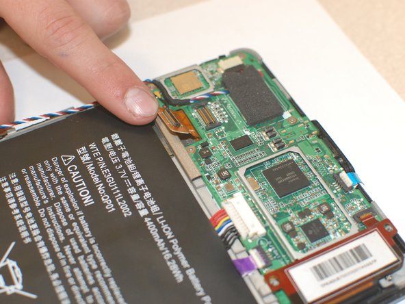 Kindle Fire 1st Generation Motherboard Replacement, Removing The Last Few Pieces: crwdns2935265:05crwdnd2935265:03crwdnd2935265:03crwdne2935265:0