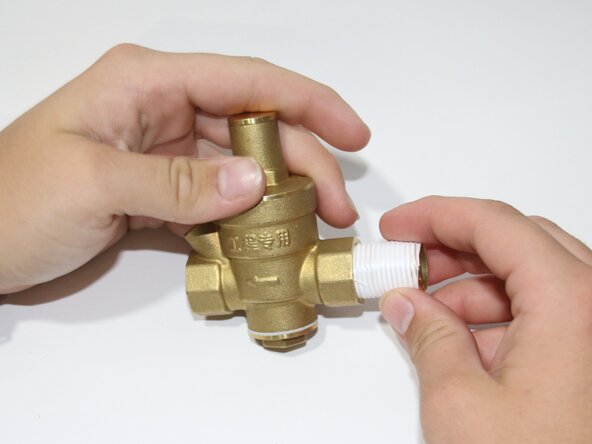 How to Fix RV Toilet Water Pressure: crwdns2935265:02crwdnd2935265:02crwdnd2935265:02crwdne2935265:0