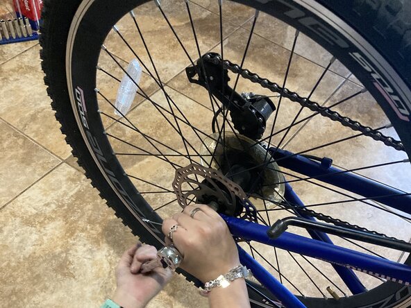 Ozone 500 Mountian Bike Rear Tire Tube Replacement: crwdns2935265:03crwdnd2935265:02crwdnd2935265:03crwdne2935265:0