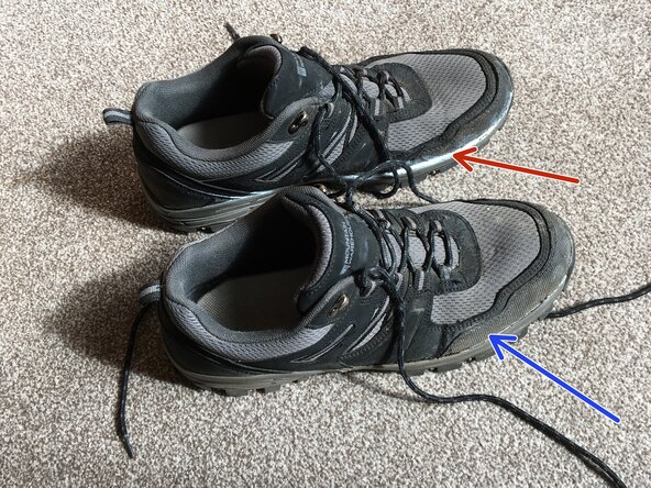 Repair walking boots/ shoes/ trainers with detached sole, Apply silicone rubber between sole and upper: crwdns2935265:01crwdnd2935265:01crwdnd2935265:03crwdne2935265:0