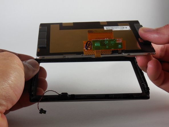 TomTom GO Live 1535M Screen Replacement, Removing the Screen: crwdns2935265:03crwdnd2935265:03crwdnd2935265:03crwdne2935265:0