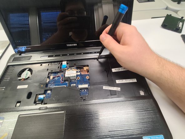 Toshiba Satellite P755-EZ1511D Laptop Speakers Replacement: crwdns2935265:09crwdnd2935265:02crwdnd2935265:02crwdne2935265:0