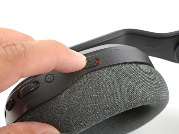 Logitech G522 Lightspeed Battery Replacement, Prepare your headset for disassembly: crwdns2935265:01crwdnd2935265:01crwdnd2935265:02crwdne2935265:0