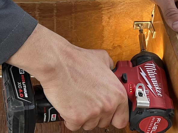 How to Replace Wooden Dresser Drawers: crwdns2935265:04crwdnd2935265:02crwdnd2935265:03crwdne2935265:0