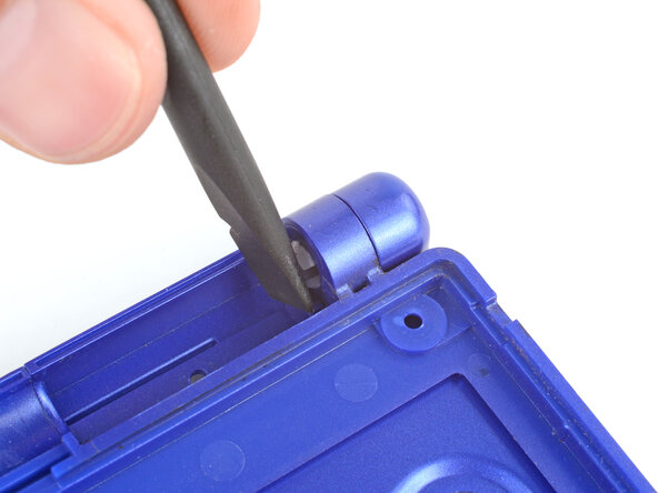 How to Reshell Your Game Boy Advance SP, Partially separate the hinges: crwdns2935265:027crwdnd2935265:01crwdnd2935265:03crwdne2935265:0