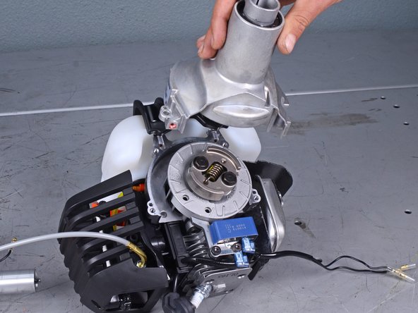 Echo Brushcutter SRM2620U 2017 Clutch Shoes Replacement: crwdns2935265:014crwdnd2935265:02crwdnd2935265:02crwdne2935265:0