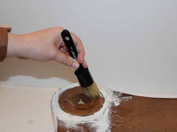 How to Repair a Table Leg With Dry Rot: crwdns2935265:05crwdnd2935265:02crwdnd2935265:03crwdne2935265:0