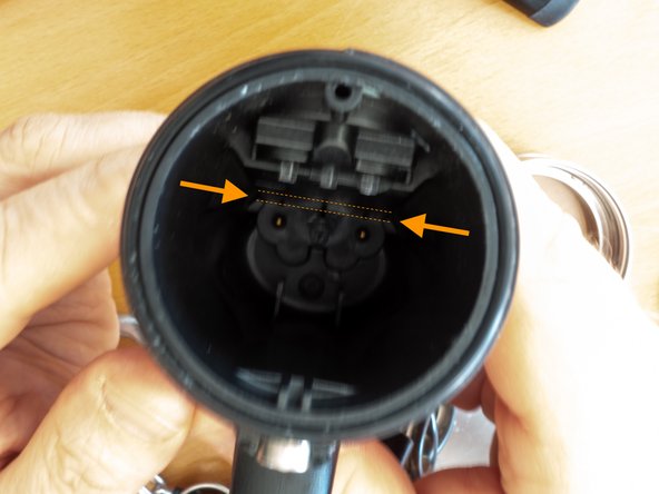 Light and Motion SOLA VIDEO2000  battery Replacement, Remove the PCB and battery assembly: crwdns2935265:04crwdnd2935265:02crwdnd2935265:02crwdne2935265:0