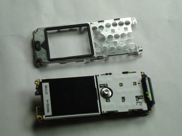 Sony Ericsson W200i LCD Screen Replacement, LCD Screen: crwdns2935265:06crwdnd2935265:03crwdnd2935265:03crwdne2935265:0